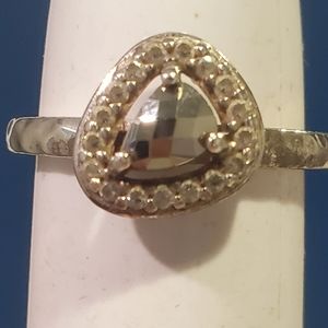 Gray stone silpada ring sz 7